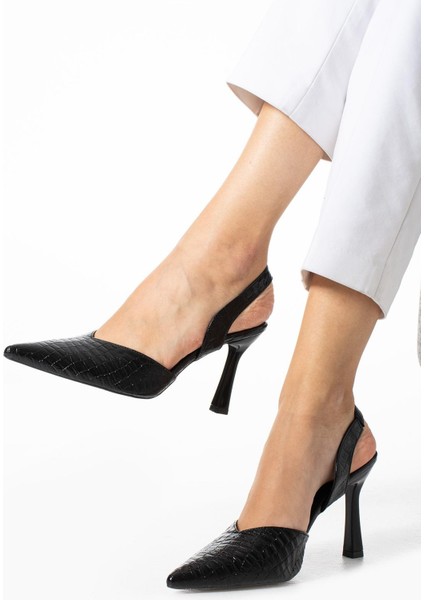Kadın Siyah Sade Ve Göz Alıcı Tasarımlı Topuklu Ayakkabı fiyatları
