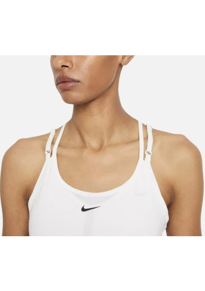 Dri-Fit One Elastika Standard Fit Kadın Atlet fırsatları