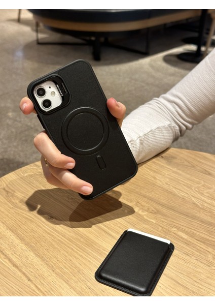 Paladyum Case iPhone 11 Uyumlu Premium Siyah Deri Magsafe Cüzdanlı Kartlıklı Kamera Çerçeve Standlı Kılıf