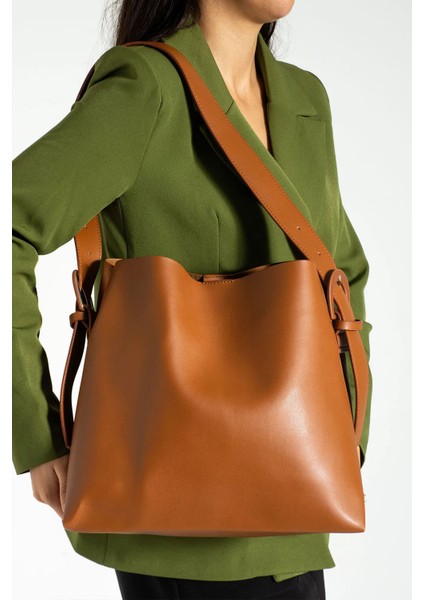 Kadın Toka Detaylı Yumuşak Deri Çıtçıt ve Fermuarlı Iç Bölme Shopper Çanta LF9039-MANGO fırsatları