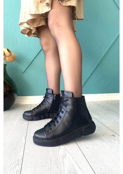 Deri Ortopedik Kaymaz Kırılmaz Taban Siyah Kadın Bot TMD20242005