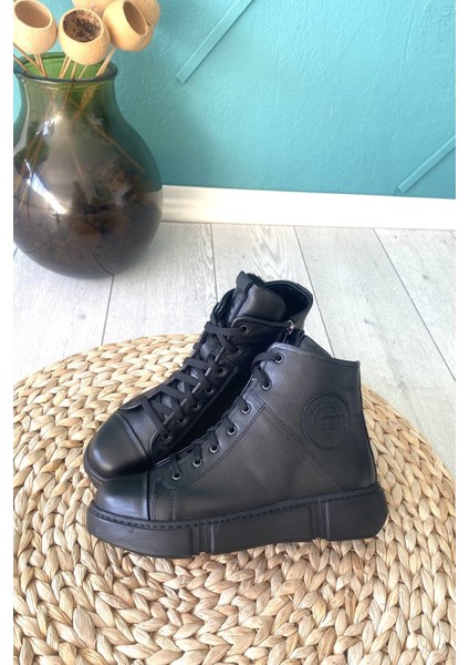 Deri Ortopedik Kaymaz Kırılmaz Taban Siyah Kadın Bot TMD20242005 fiyatları