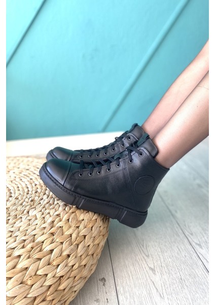 Deri Ortopedik Kaymaz Kırılmaz Taban Siyah Kadın Bot TMD20242005 modelleri