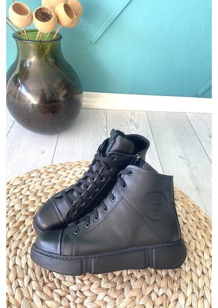 Deri Ortopedik Kaymaz Kırılmaz Taban Siyah Kadın Bot TMD20242005 indirimleri