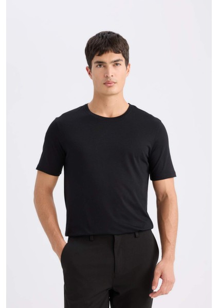 Slim Fit Dar Kesim Bisiklet Yaka Basic Düz Kısa Kollu Tişört M6606AZ24AU fırsatları
