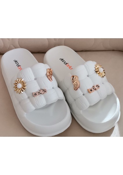 Akınal Bella Büzgülü Model Taşlı Günlük Terlik Kadın Beyaz