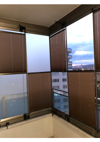 Katlanabilir Cam Balkon Perdesi Kahverengi (Vidalı Veya Kancalı Montaj) modelleri
