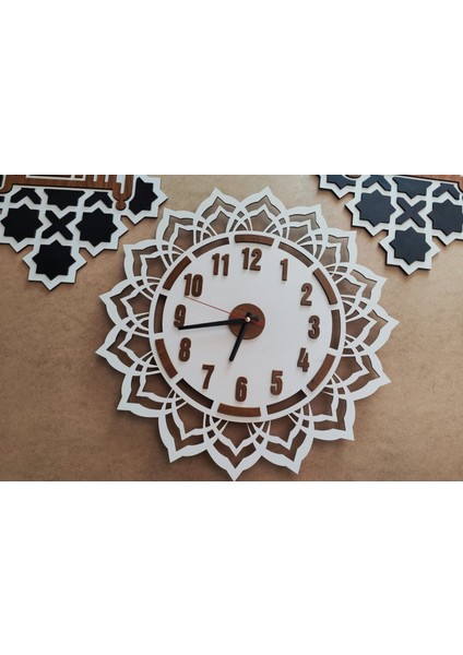 Ögretmenler Gününe Özel Hediye 3 Lü Set (Saat ve 2 Adet Besmele) Kaliteli ve Şık fırsatları