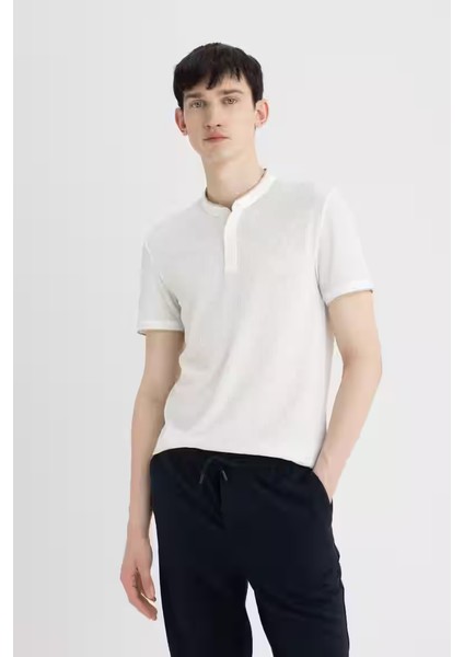 Modern Fit Dik Yaka Kısa Kollu Polo Tişört Kırık Beyaz