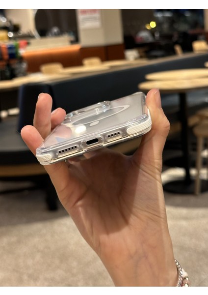 iPhone 16 Pro Uyumlu Darbelere Karşı Korumalı Magsafe Özellikli Beyaz Detaylı Sararmaz Şeffaf Kılıf