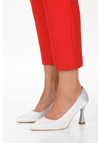 Kadın Stiletto Saten Malzemeli Taşlı (7 cm Topuklu) Ayakkabı