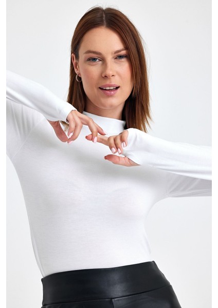 Kadın Beyaz Parmak Detaylı Yarım Balıkçı Yaka Pamuk Viskon Body fiyatları