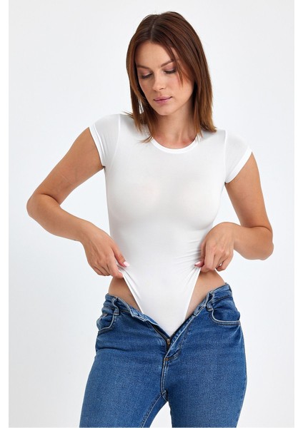 Kadın Beyaz Bisiklet Yaka Viskon Çıtçıtlı Zıbın Body