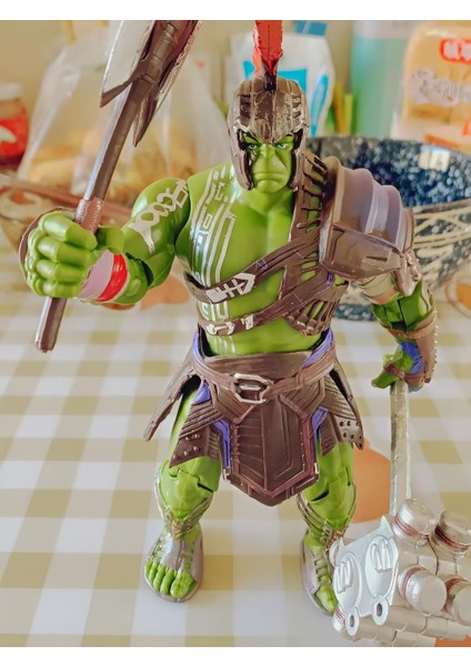 Yenilmezler Yeşil Dev Gladyatör Hulk Ragnarok Zırhlı & Savaş Aksesuarlı Eklemli Figür Oyuncak Seti