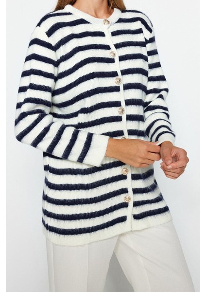 Kadın Tesettür Regular Bisiklet Yaka Uzun Kol Çizgili Gold Düğme Detaylı Yumuşak Dokulu Triko Hırka fiyatları