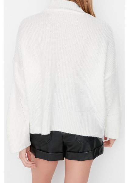 Kadın Moda Şık Regular Dik Yaka Uzun Kol Düz Yumuşak Dokulu Basic Triko Kazak