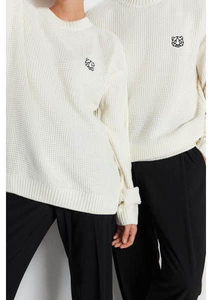 Erkek Moda Şık Standart Bisiklet Yaka Uzun Kol Dokulu Oversize Fit Geniş Kalıp Nakışlı Triko Kazak