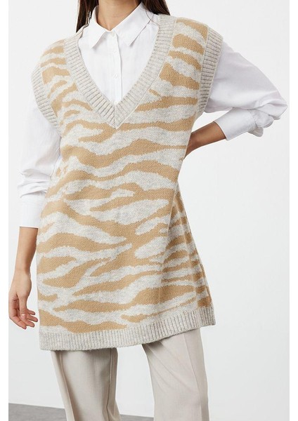 Kadın Tesettür Moda Şık Regular V Yaka Uzun Kol Animal Yumuşak Dokulu Zebra Desenli Triko Süveter