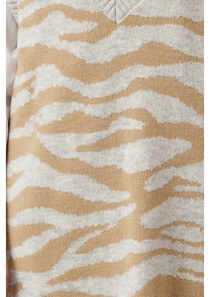 Kadın Tesettür Moda Şık Regular V Yaka Uzun Kol Animal Yumuşak Dokulu Zebra Desenli Triko Süveter