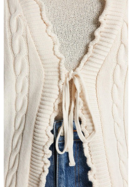 Kadın Moda Şık Büyük Beden Regular V Yaka Fitted Saç Örgü Desenli Bağlamalı Triko Hırka indirimleri