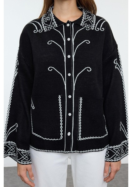 Kadın Moda Şık Regular Polo Yaka Regular Etnik Desenli Triko Hırka indirimleri