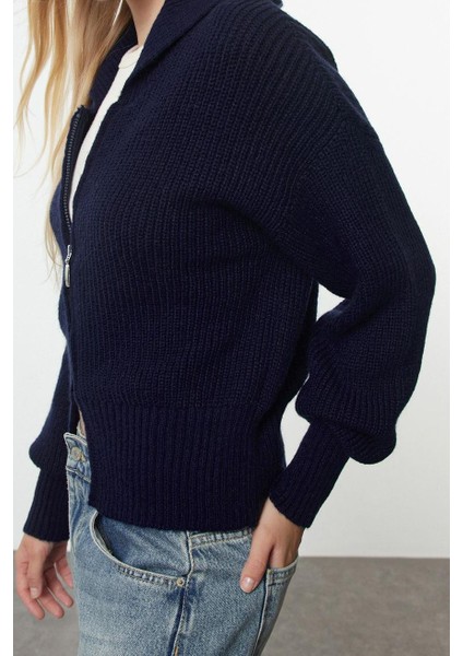 Kadın Moda Regular Devrik Yaka Regular Yumuşak Dokulu Fermuarlı Devrik Yaka Triko Hırka
