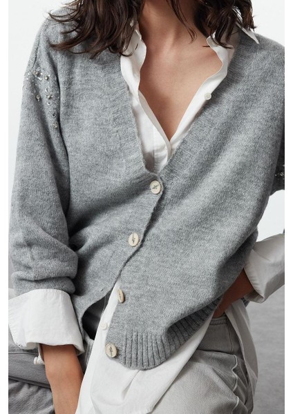 Kadın Moda Regular V Yaka Oversize Yumuşak Dokulu Taş Detaylı Geniş Kalıp Triko Hırka modelleri