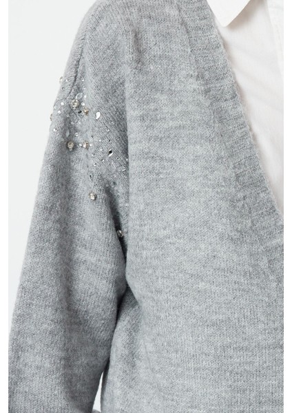 Kadın Moda Regular V Yaka Oversize Yumuşak Dokulu Taş Detaylı Geniş Kalıp Triko Hırka fırsatları