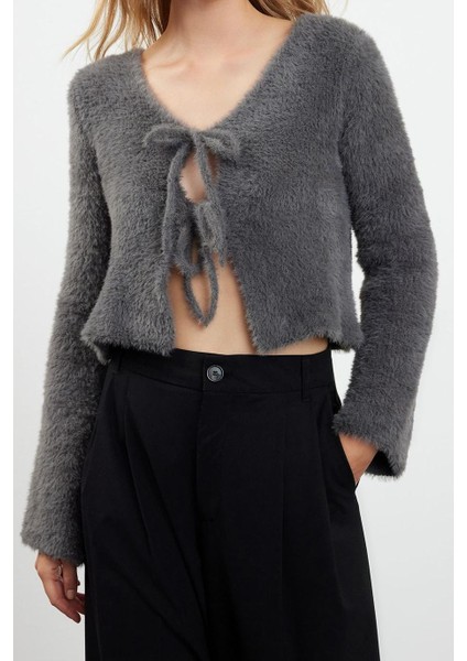 Kadın Moda Şık Crop V Yaka Regular Crop Tüylü Bağlama Detaylı Triko Hırka fiyatları