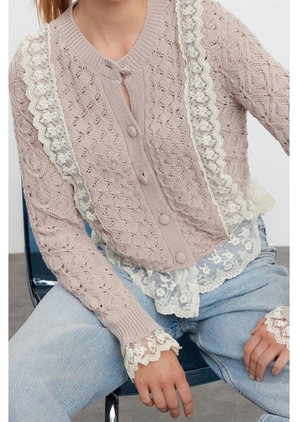 Kadın Moda Şık Crop Bisiklet Yaka Regular Crop Dantelli Ajurlu Delikli Triko Hırka fiyatları