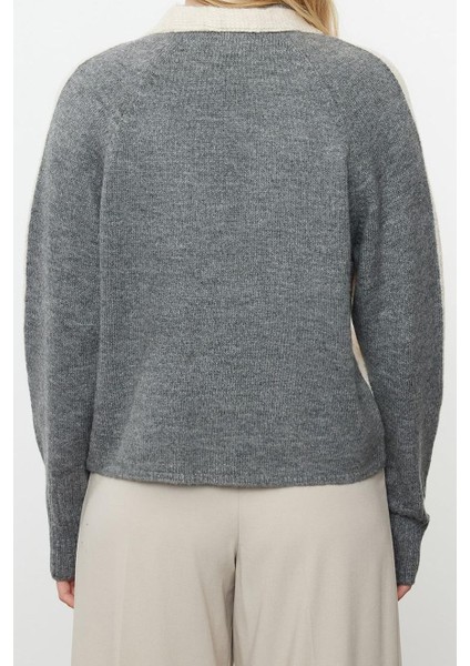 Kadın Moda Şık Regular V Yaka Regular Yumuşak Dokulu Renk Bloklu Triko Hırka indirimleri