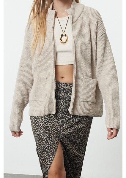 Kadın Moda Regular Dik Yaka Oversize Geniş Kalıp Yumuşak Dokulu Cep Detaylı Triko Hırka modelleri