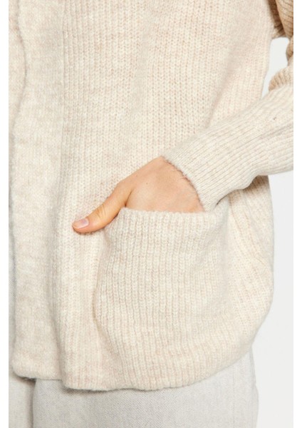 Kadın Moda Şık Regular V Yaka Oversize Süper Geniş Kalıp Yumuşak Dokulu Cep Detaylı Triko Hırka indirimleri