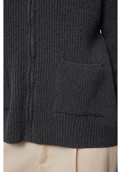 Kadın Moda Regular Dik Yaka Oversize Geniş Kalıp Yumuşak Dokulu Cep Detaylı Triko Hırka