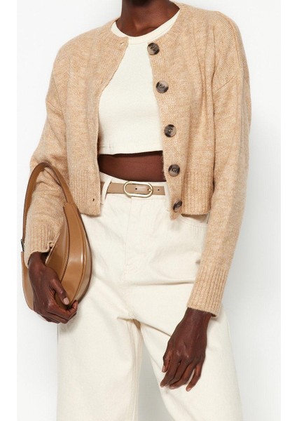 Kadın Moda Şık Crop Bisiklet Yaka Regular Crop Yumuşak Dokulu Düğmeli Triko Hırka fiyatları