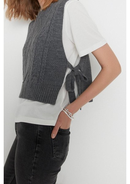 Kadın Modern Tarz Rahat Kolsuz Bisiklet Yaka Saç Örgü Kol Crop Triko Süveter fiyatları