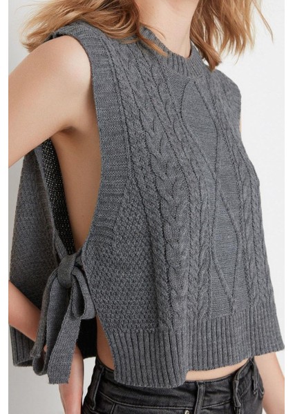 Kadın Modern Tarz Rahat Kolsuz Bisiklet Yaka Saç Örgü Kol Crop Triko Süveter indirimleri