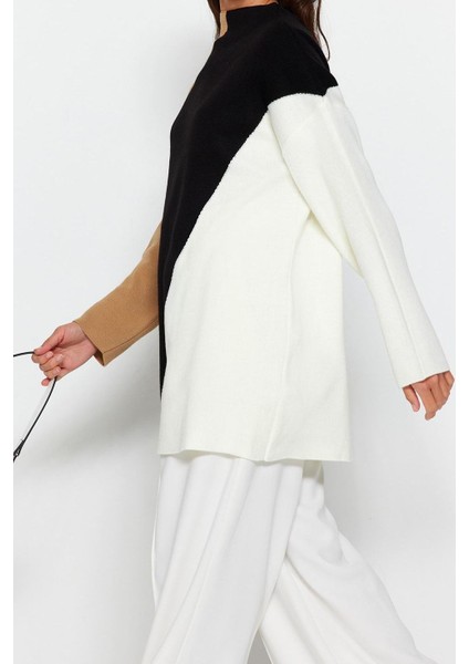 Kadın Modern Tarz Rahat Uzun Dik Yaka Renk Bloklu Kol Regular Triko Kazak fırsatları