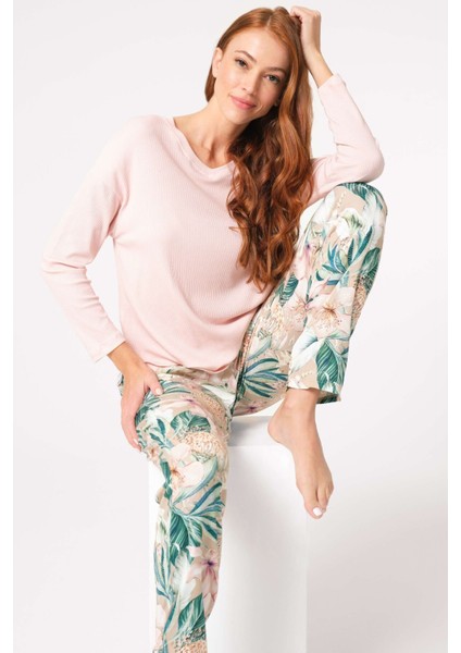Kadın Uzun Kol V Yaka Viskon Çiçek Desenli Kışlık Örme Normal Bel Pijama Takımı