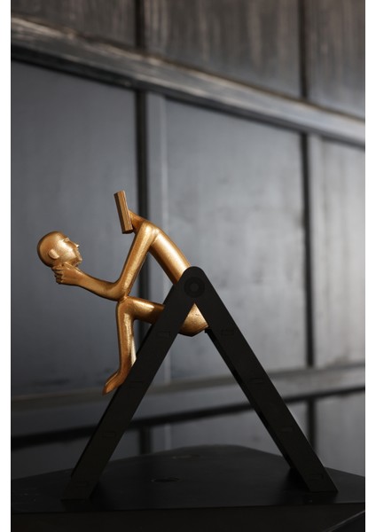 Merdivende Kendini Okuyan Adam Biblo fiyatları