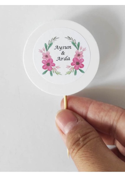 Beyhan Bayhan 20 Adet Kişiye Özel Yuvarlak Bayraklı Söz Nişan Çiçekli Kürdanı 6 cm - Baskılı Kürdan fırsatları