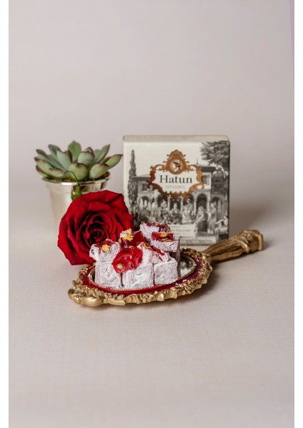 Hatun Istanbul | Özel Tasarım Kutuda Duble Antep Fıstıklı Narlı Türk Lokum (Turkish Delight) 150 gr fırsatları