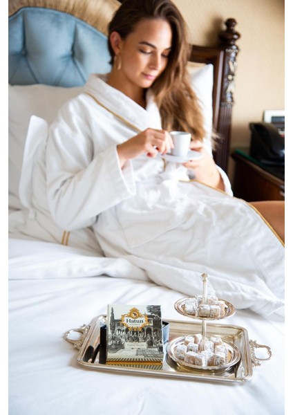 Hatun Istanbul | Özel Kutuda Duble Antep Fıstıklı Çifte Kavrulmuş Türk Lokum (Turkish Delight) 180 gr fiyatları