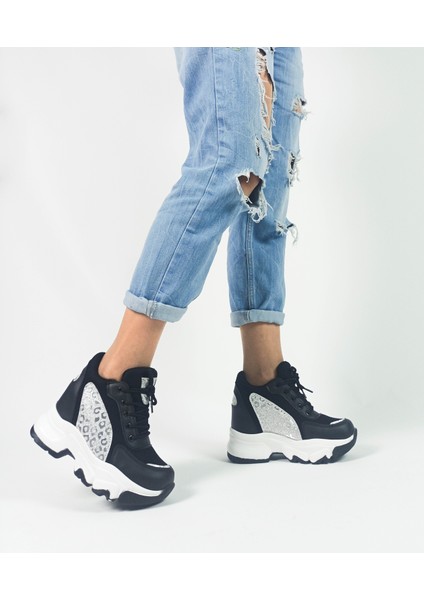 Siyah Renk Gümüş Desenli Cilt Gizli Dolgu Topuk Kadın Sneakers