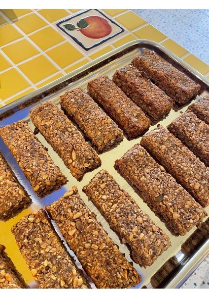 Chia Tohumlu Yer Fıstıklı ve Muzlu Granola Bar 100 gr