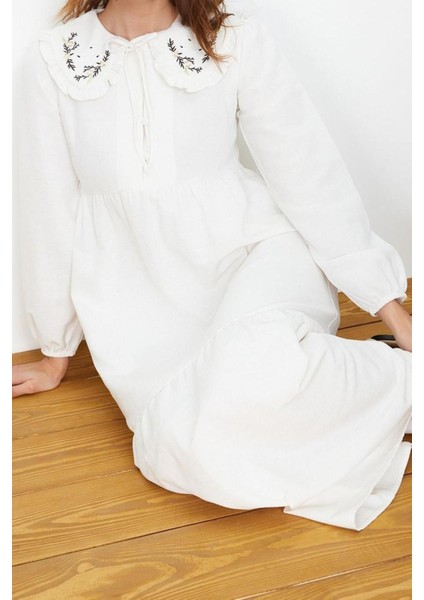 Yeni Regular Casual Günlük Keten Görünümlü Dokuma Bebe Yaka Uzun Kol Basic Maxi Boy Tesettür Elbise fiyatları