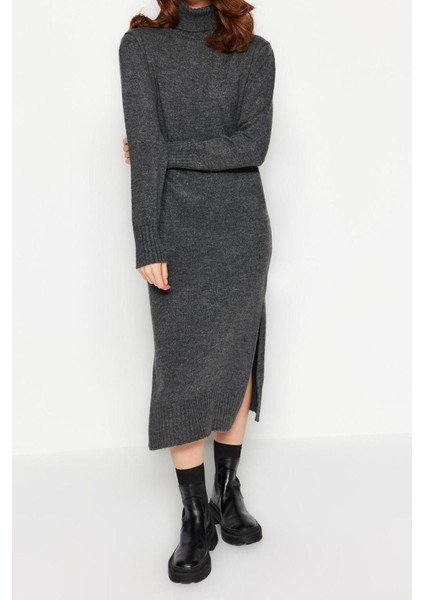 Oversize Casual Günlük Dolu Iğne Triko Balıkçı Yaka Uzun Kol Shift Midi Boy Elbise