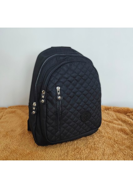 Şık ve Işlevsel Siyah Kapitone Desenli Sırt Çantası | Günlük Kullanım ve Seyahatler Için Mükemmel