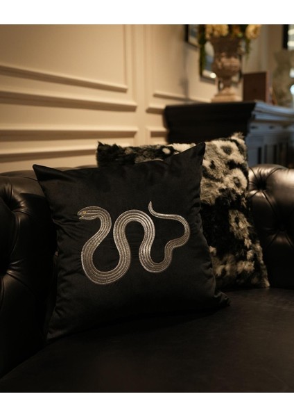 Yılan Nakışlı Kırlent Kılıfı Siyah-Gümüş modelleri