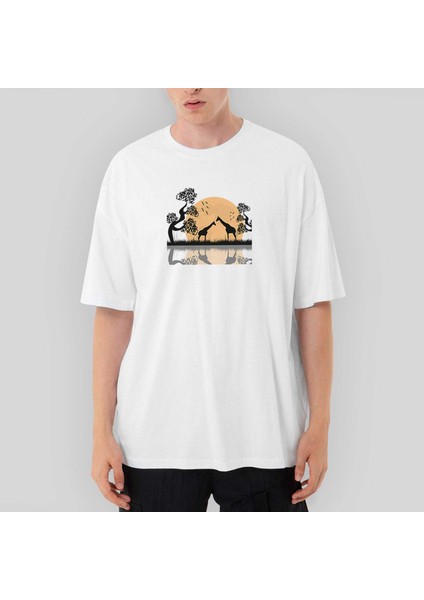 Black Giraffes Reflections Oversize Beyaz Tişört